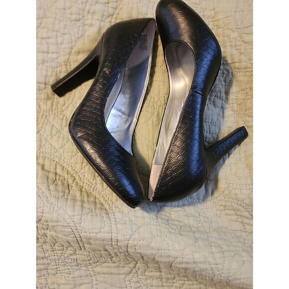 Bandelino Black Heels - Picture 1 of 5